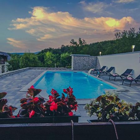 Holiday Home Emir Racic Exterior foto